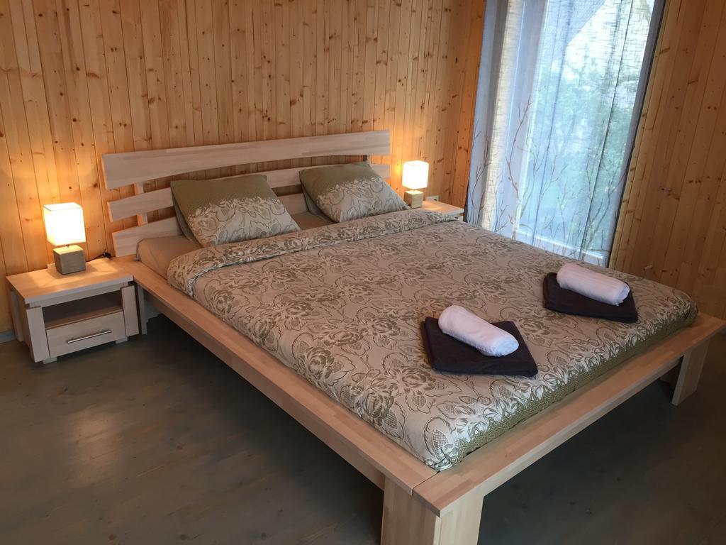 ホテル Cetri Veji ユールカルネ 部屋 写真